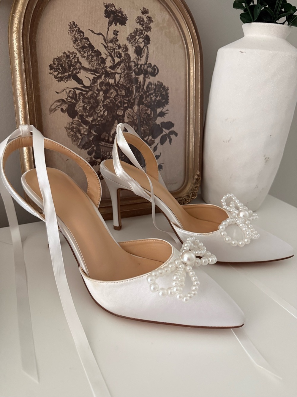 New Elegant White Satin Pointed-Toe Slingback Heels with Pearl Bow